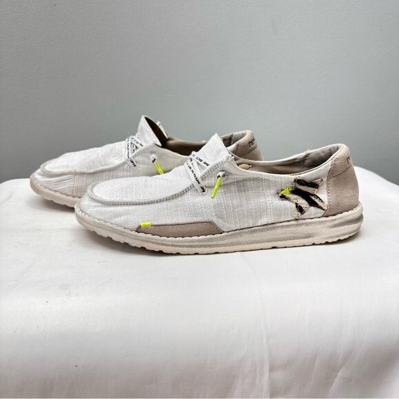 Hey Dude Shoes Wendy star white women's 10 neutral color with zebra print star - Picture 1 of 6